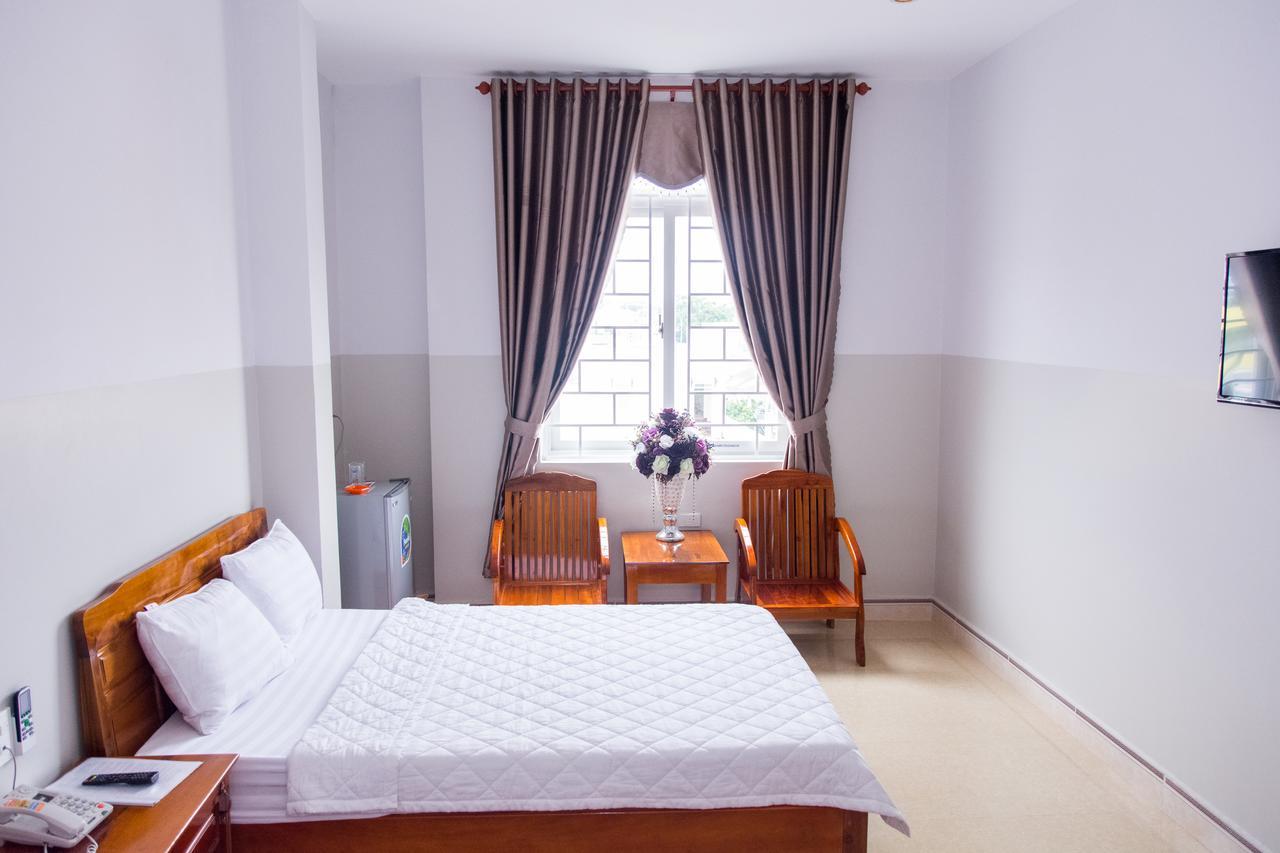 Hoang Thinh Hotel Kon Tum  Exterior foto